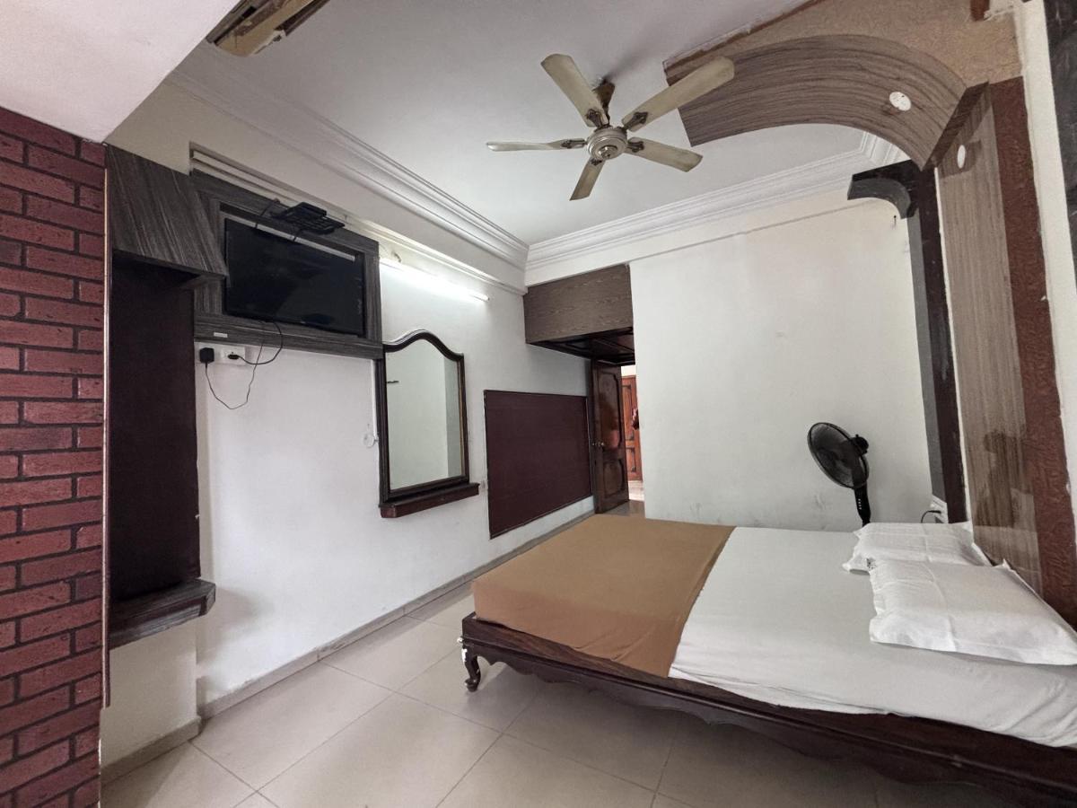 מייזור Hotel Raj Empire מראה חיצוני תמונה