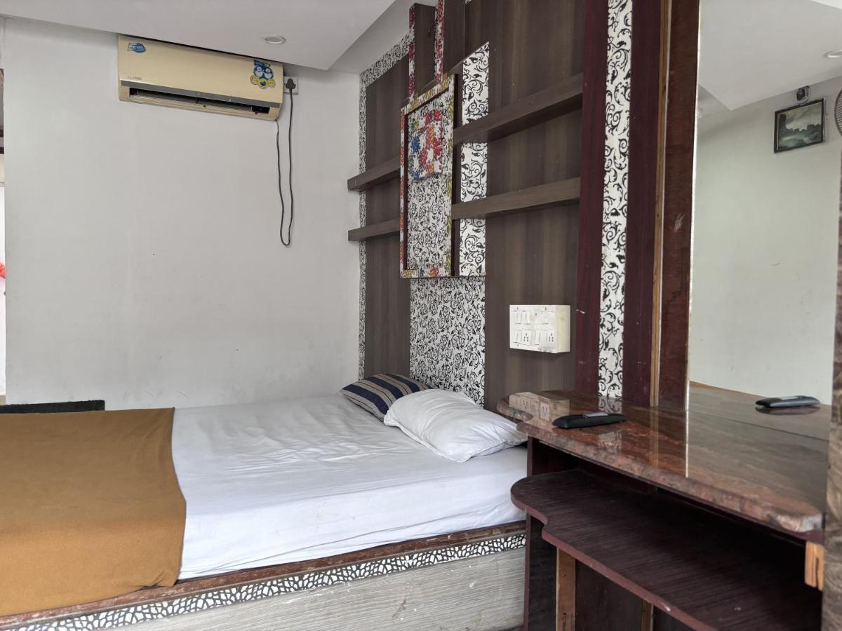 מייזור Hotel Raj Empire מראה חיצוני תמונה