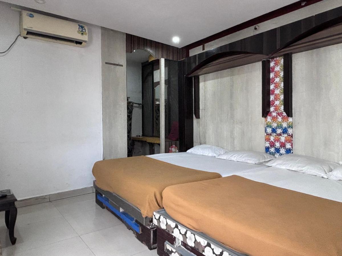 מייזור Hotel Raj Empire מראה חיצוני תמונה