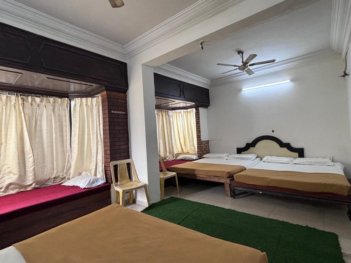 מייזור Hotel Raj Empire מראה חיצוני תמונה