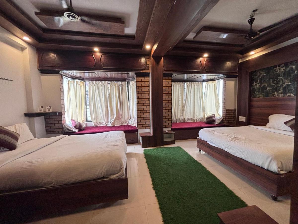 מייזור Hotel Raj Empire מראה חיצוני תמונה