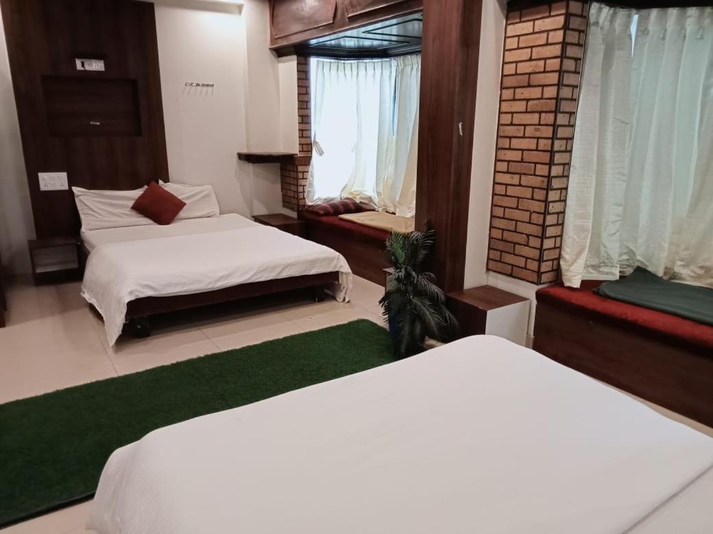מייזור Hotel Raj Empire מראה חיצוני תמונה
