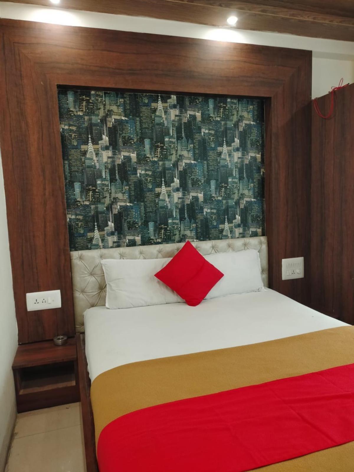 מייזור Hotel Raj Empire מראה חיצוני תמונה